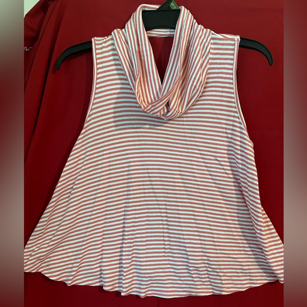 NNT Ladies top cute cut out back